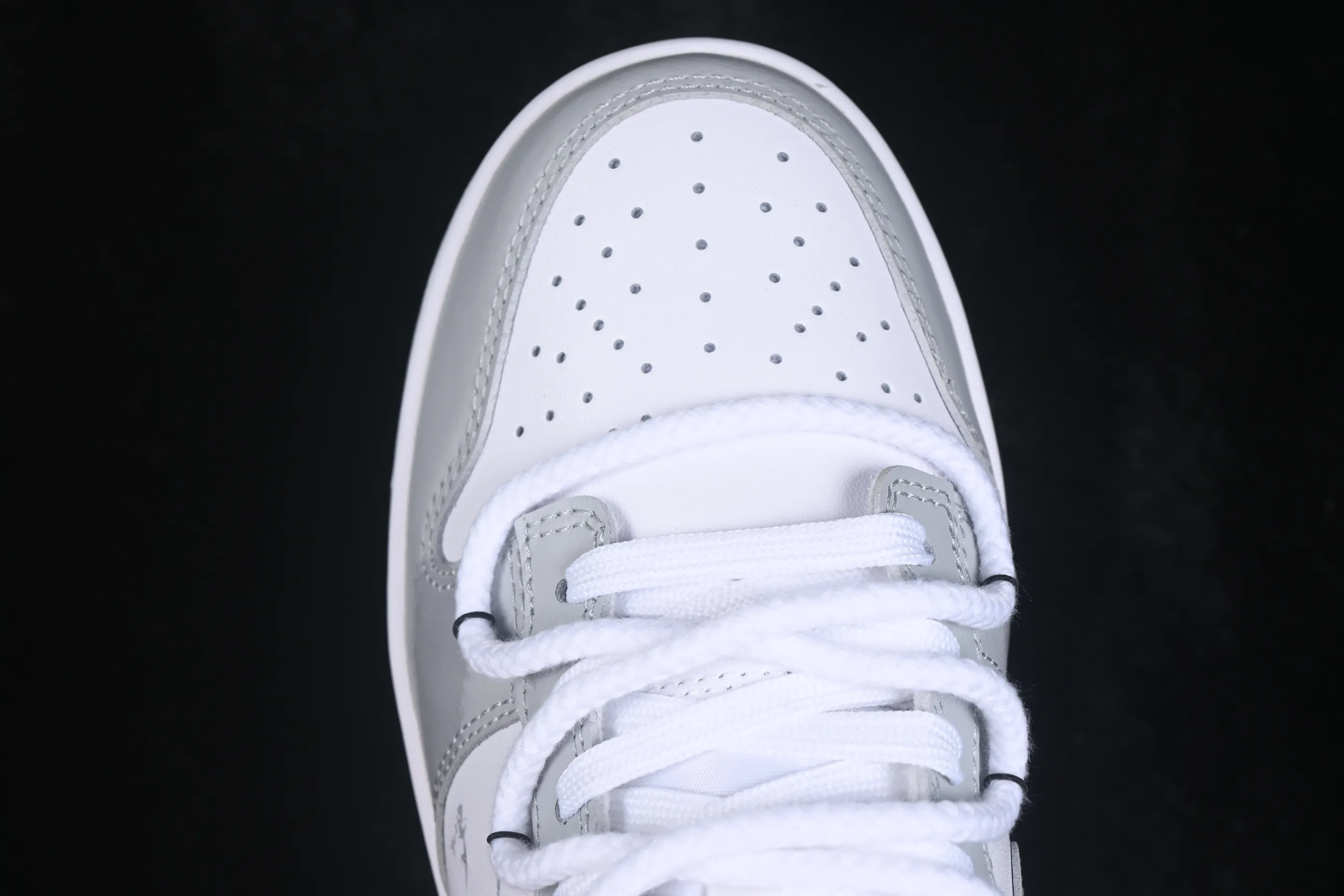 All categories Nk SB Dunk Series Nk SB Dunk Low High-end customized low-top sneakers Nike SB Dunk Low straps Anniversary high-end customized low-top casual sneakers HF5441-105